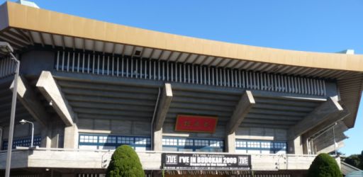 ���{������